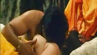 लाल केसांची TS कुत्री तिच्या ग्राहकाला छान खोल घसा देते